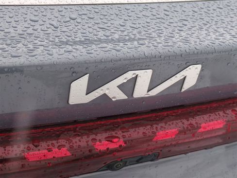 Used 2022 Kia K5 LXS image 12