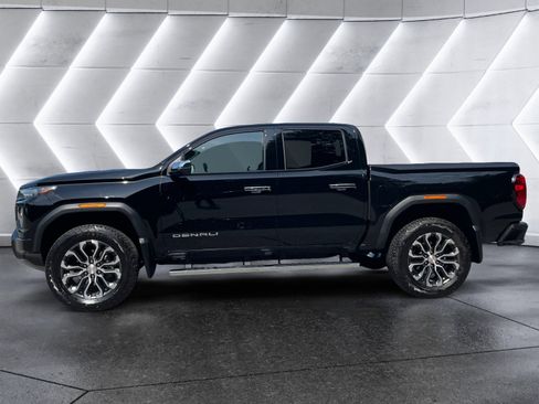 Used 2025 GMC Canyon Denali AWD/4WD image 3