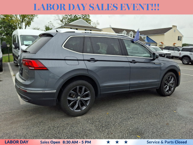 Used 2023 Volkswagen Tiguan SE w/ Panoramic Sunroof Package AWD/4WD image 11