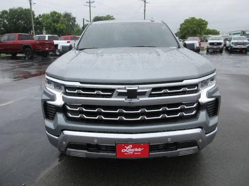 Used 2025 Chevrolet Silverado 1500 LTZ w/ LTZ Premium Package AWD/4WD image 15