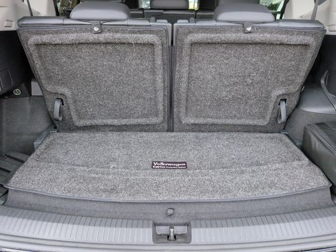 Used 2022 Volkswagen Tiguan SE FWD image 37