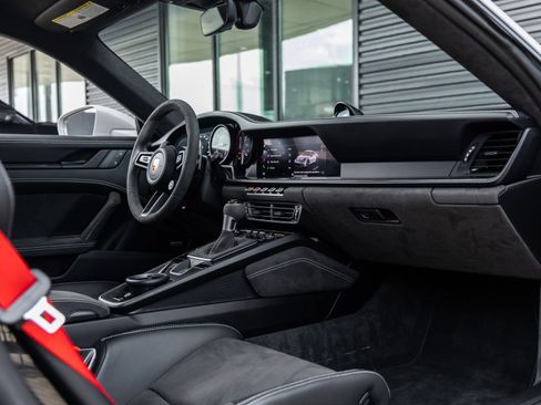 Certified 2022 Porsche 911 GT3 RWD image 54