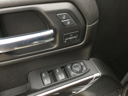 Used 2022 Chevrolet Silverado 1500 LTZ image 10