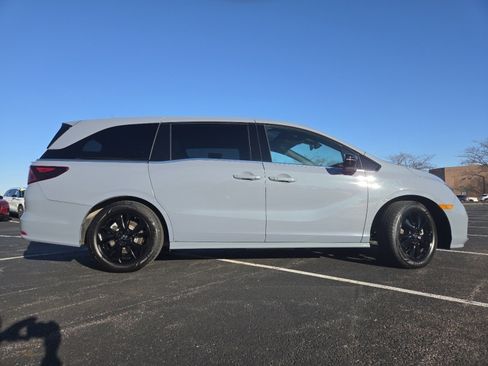 Certified 2023 Honda Odyssey Sport image 19