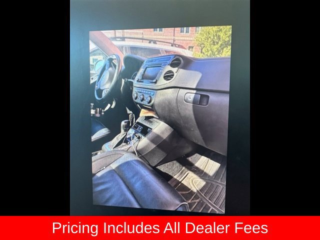 Used 2017 Volkswagen Tiguan Sport FWD image 1