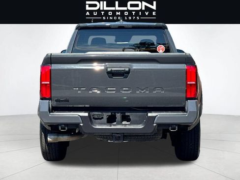 Used 2025 Toyota Tacoma TRD Sport AWD/4WD image 5