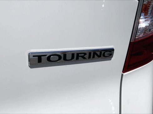 Used 2021 Honda Pilot Touring image 10