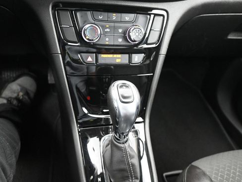 Used 2022 Buick Encore Preferred w/ Safety Package AWD/4WD image 21