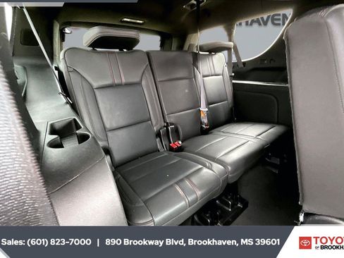 Used 2024 Chevrolet Suburban RST RWD image 21