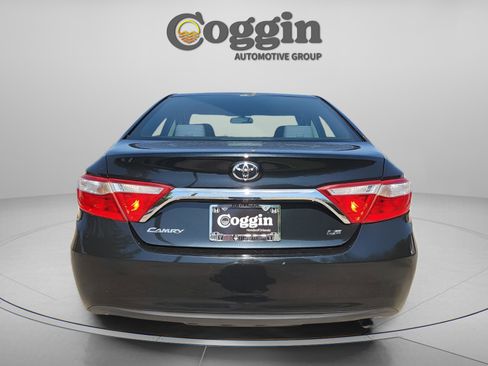 Used 2016 Toyota Camry LE image 4