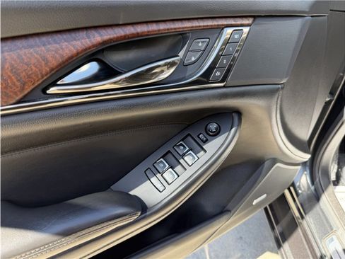 Used 2018 Cadillac CTS Luxury RWD image 16