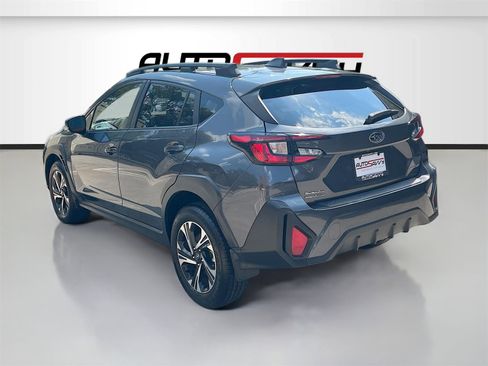 Used 2024 Subaru Crosstrek 2.0i Premium image 5