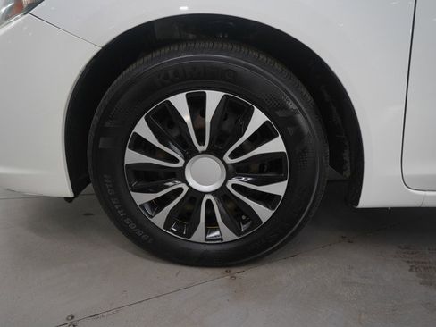 Used 2013 Honda Civic LX image 27