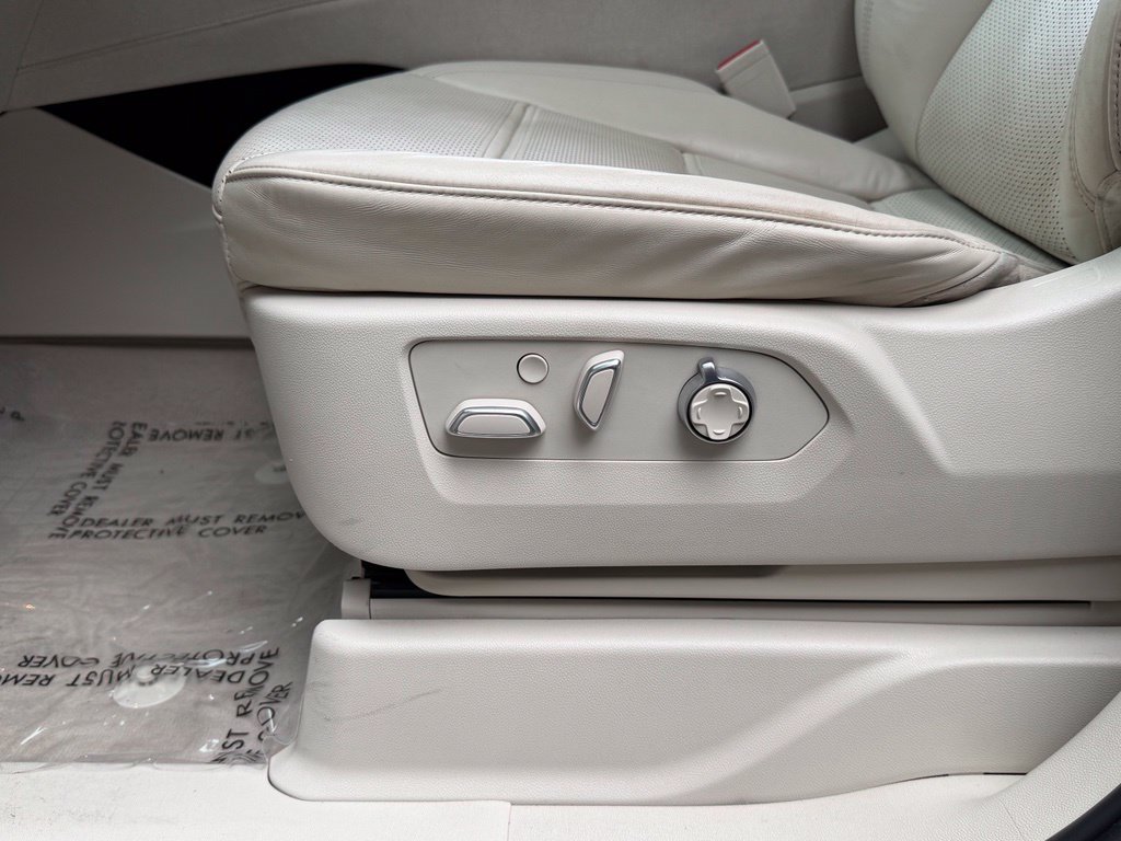 Used 2021 Cadillac Escalade Premium Luxury Platinum w/ LPO, Radiant Package AWD/4WD image 27