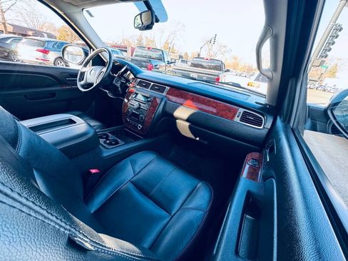 Used 2011 Chevrolet Tahoe LT w/ Luxury Package image 18