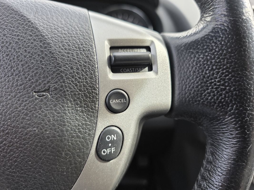 Used 2013 Nissan Rogue SL AWD/4WD image 28