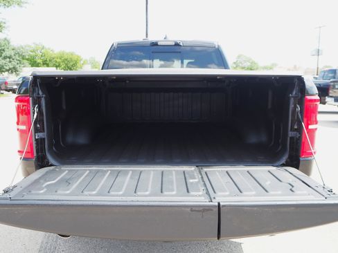 New 2025 RAM 1500 Limited image 9