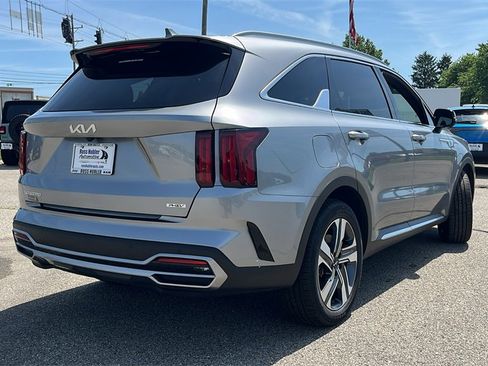 Used 2023 Kia Sorento SX Prestige image 3
