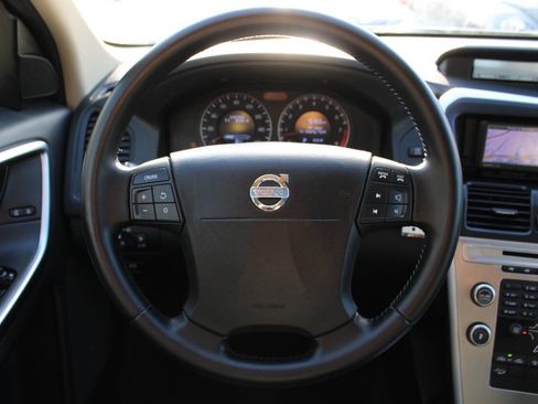 Used 2010 Volvo XC60 3.2 image 38