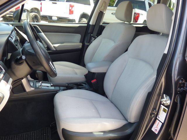 Used 2018 Subaru Forester 2.5i Premium w/ Popular Package #2A AWD/4WD image 23