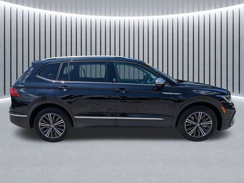 Used 2024 Volkswagen Tiguan Wolfsburg Edition AWD/4WD image 4