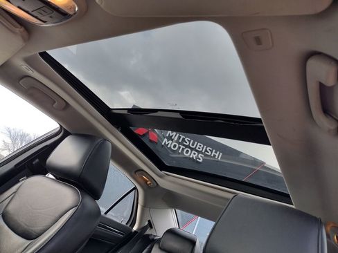 Used 2017 Chrysler 300 C w/ Safetytec Group II image 5