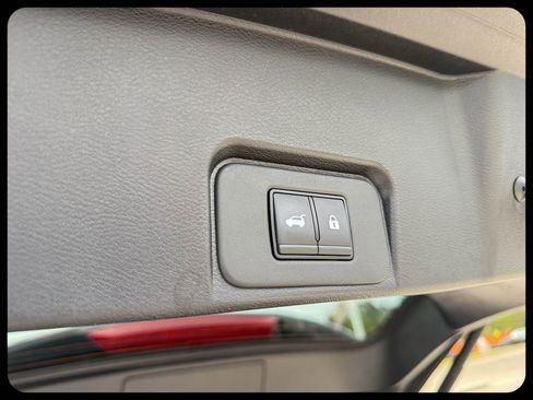 Used 2025 Nissan Rogue SV image 14