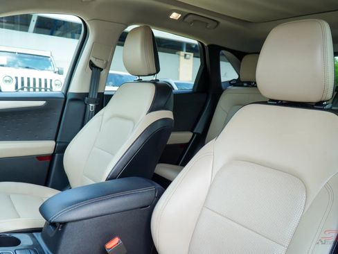 Used 2020 Ford Escape SE Sport image 12