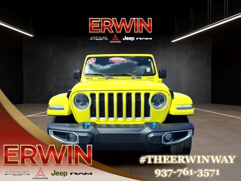 Used 2023 Jeep Wrangler Unlimited Sahara w/ Cold Weather Group AWD/4WD image 2