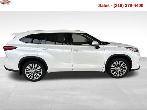 Used 2022 Toyota Highlander Platinum AWD/4WD image 7