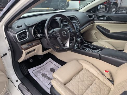 Used 2017 Nissan Maxima Platinum image 12