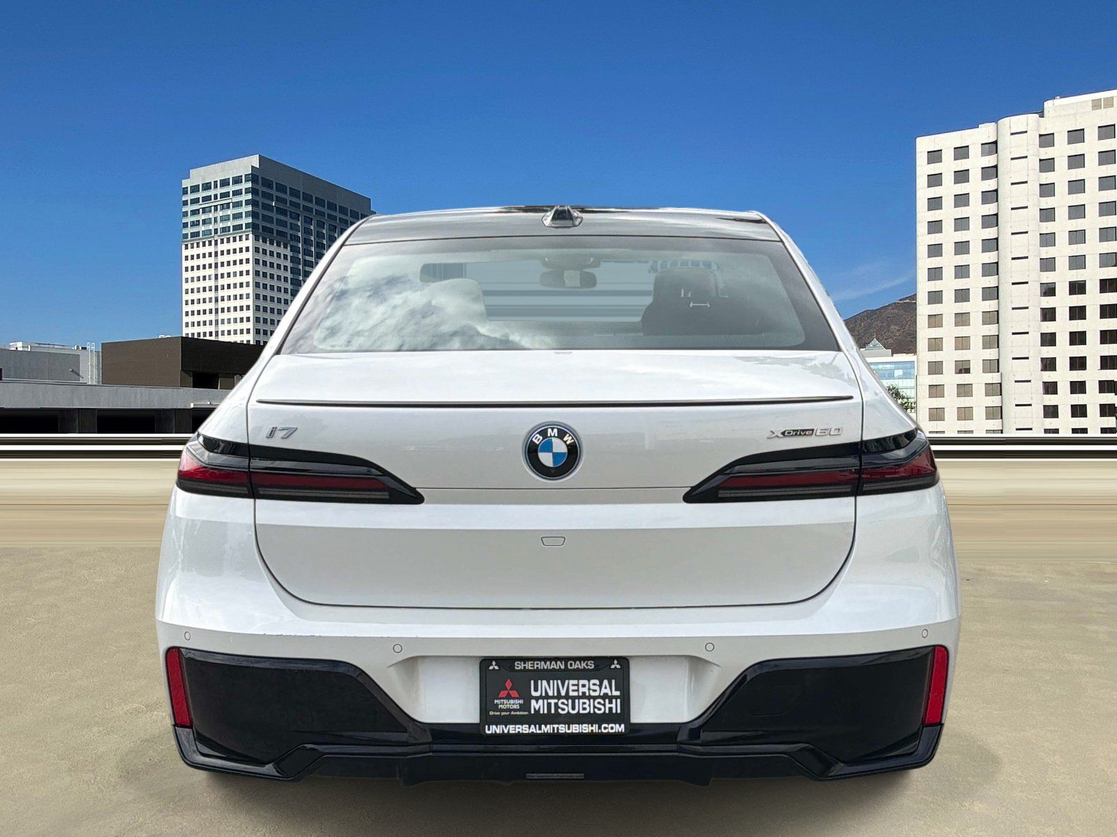 Used 2023 BMW i7 xDrive60 AWD/4WD image 4