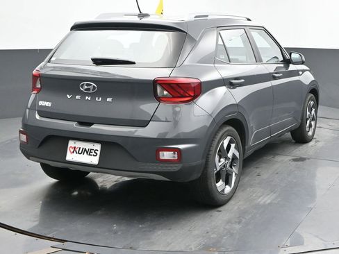 Used 2025 Hyundai Venue SEL image 10