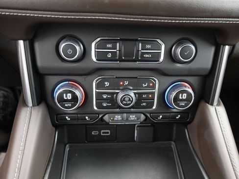 Used 2024 Chevrolet Tahoe Z71 AWD/4WD image 17