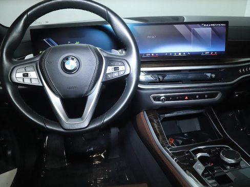 Used 2025 BMW X5 xDrive40i w/ Climate Comfort Package AWD/4WD image 15