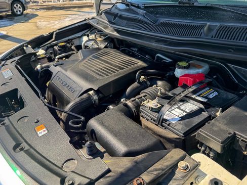 Used 2016 Ford Explorer Platinum image 40