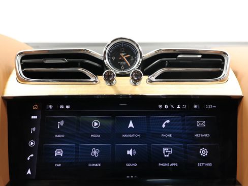 Used 2023 Bentley Bentayga Speed AWD/4WD image 44