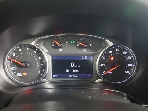 Used 2024 GMC Terrain SLT image 41