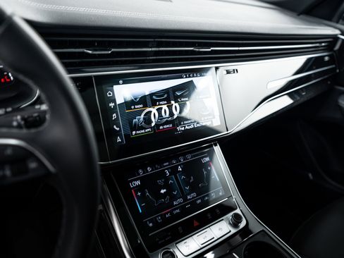 Used 2023 Audi Q8 Prestige AWD/4WD image 12