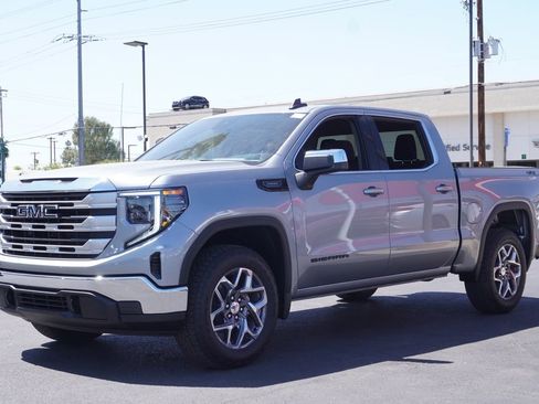 New 2026 GMC Sierra 1500 SLE w/ LPO, Black Badging Package AWD/4WD image 4