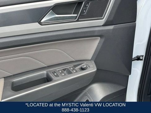 Certified 2023 Volkswagen Atlas Cross Sport SEL R-Line AWD/4WD image 34