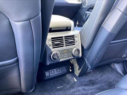 Used 2025 Land Rover Discovery S AWD/4WD image 39