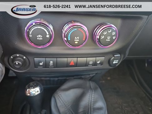 Used 2017 Jeep Wrangler Unlimited Sahara AWD/4WD image 20