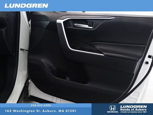 Used 2019 Toyota RAV4 XLE w/ Convenience Package AWD/4WD image 15