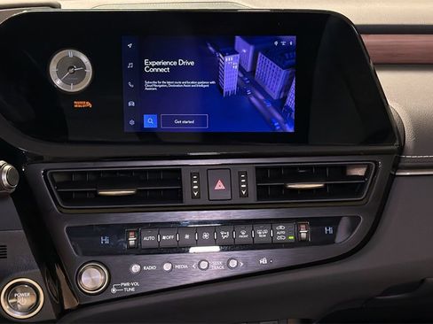 Certified 2024 Lexus ES 300h w/ Premium Package image 17