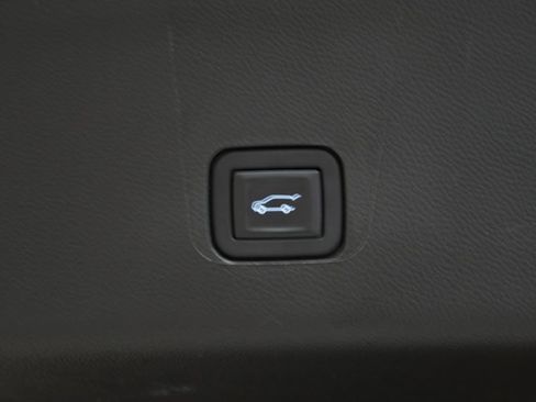 Used 2024 Chevrolet Traverse LT AWD/4WD image 10