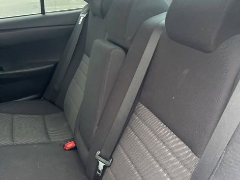 Used 2015 Toyota Camry LE image 9