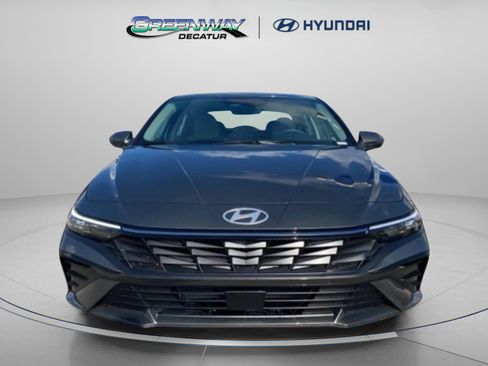 New 2026 Hyundai Elantra Limited FWD image 4