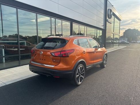 Used 2017 Nissan Rogue Sport SL image 3