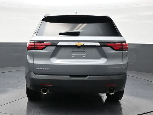 Used 2023 Chevrolet Traverse LS FWD image 4